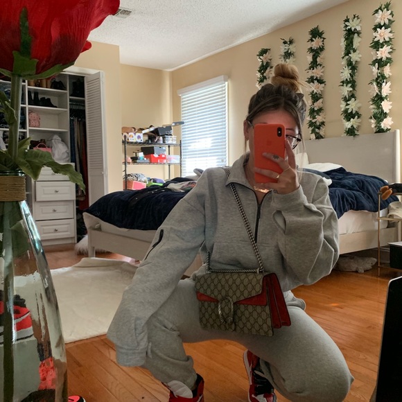 Meet your Posher, Alex - Picture 7 of 7